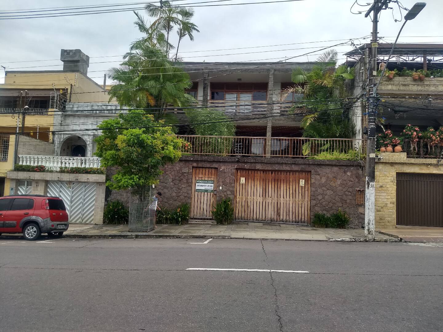 Casa à venda com 5 quartos, 297m² - Foto 1