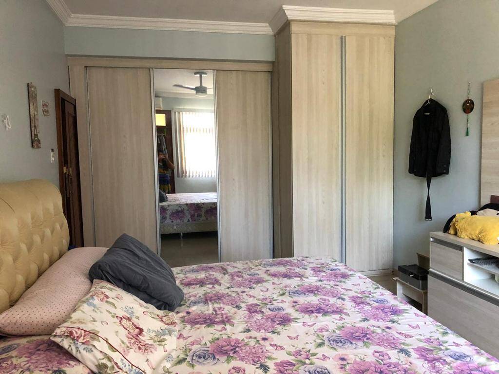 Apartamento à venda com 3 quartos, 220m² - Foto 4