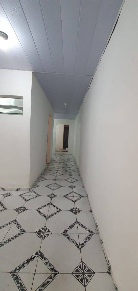 Casa à venda com 3 quartos, 52m² - Foto 4