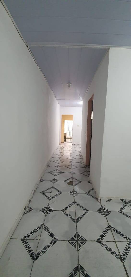 Casa à venda com 3 quartos, 52m² - Foto 11