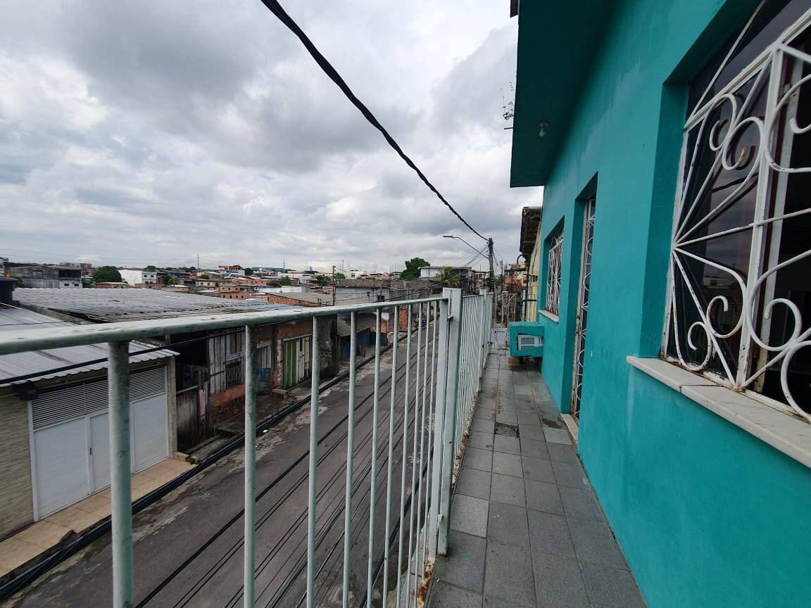 Casa à venda com 3 quartos, 200m² - Foto 14
