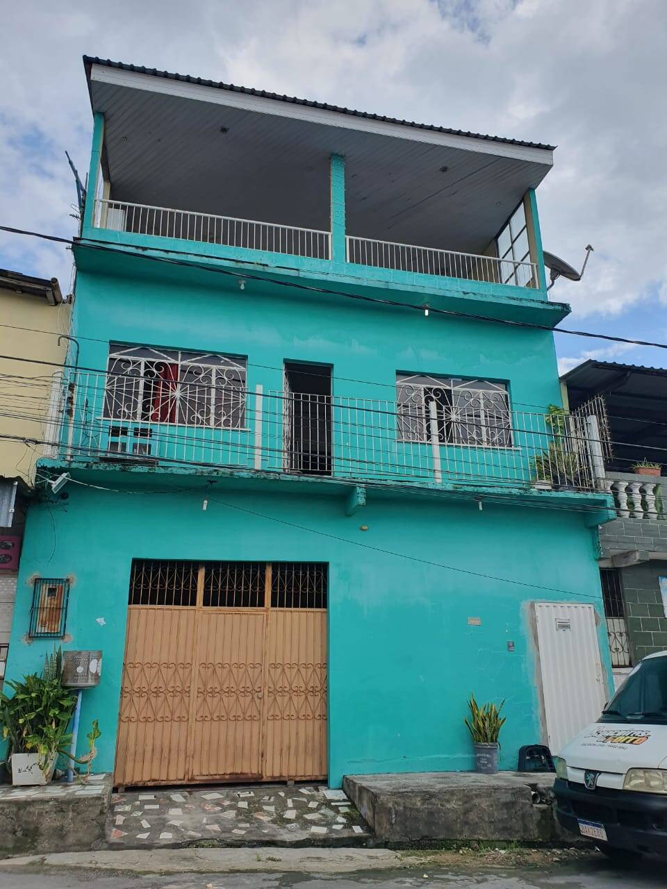 Casa à venda com 3 quartos, 200m² - Foto 1