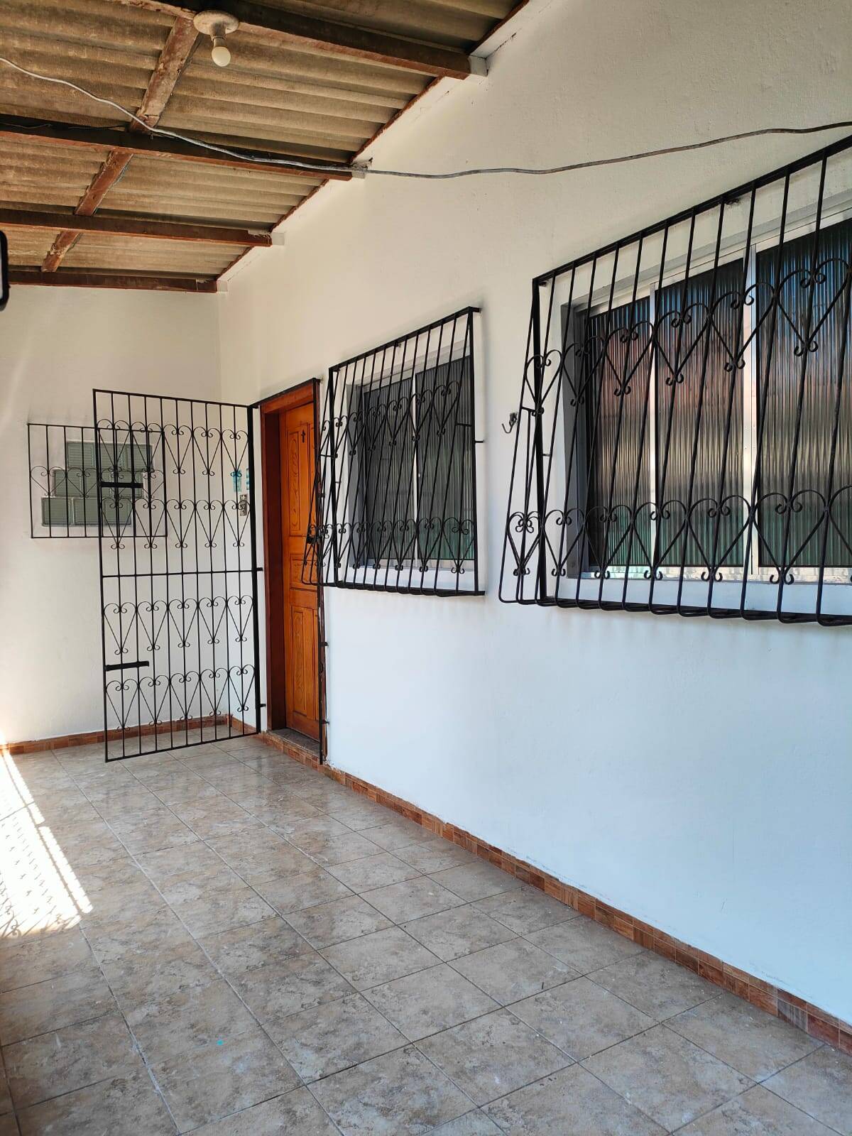Casa à venda com 2 quartos, 90m² - Foto 9