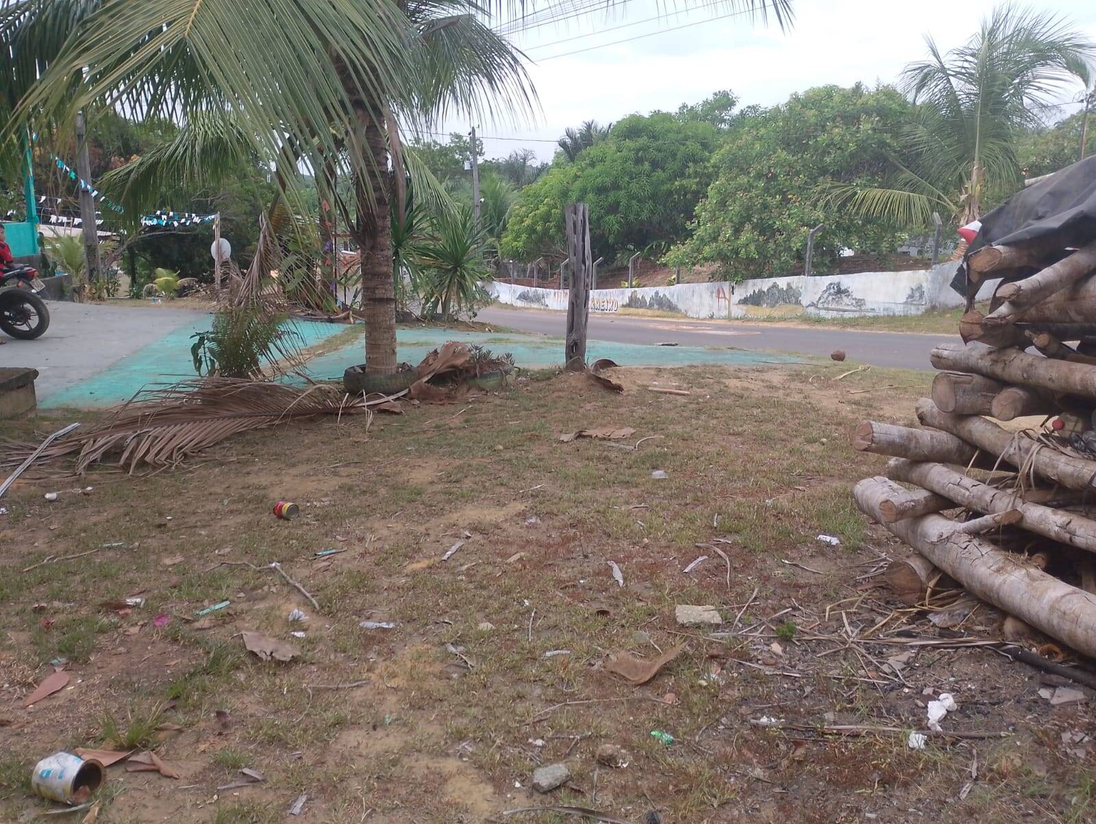 Sítio à venda com 2 quartos, 300m² - Foto 2