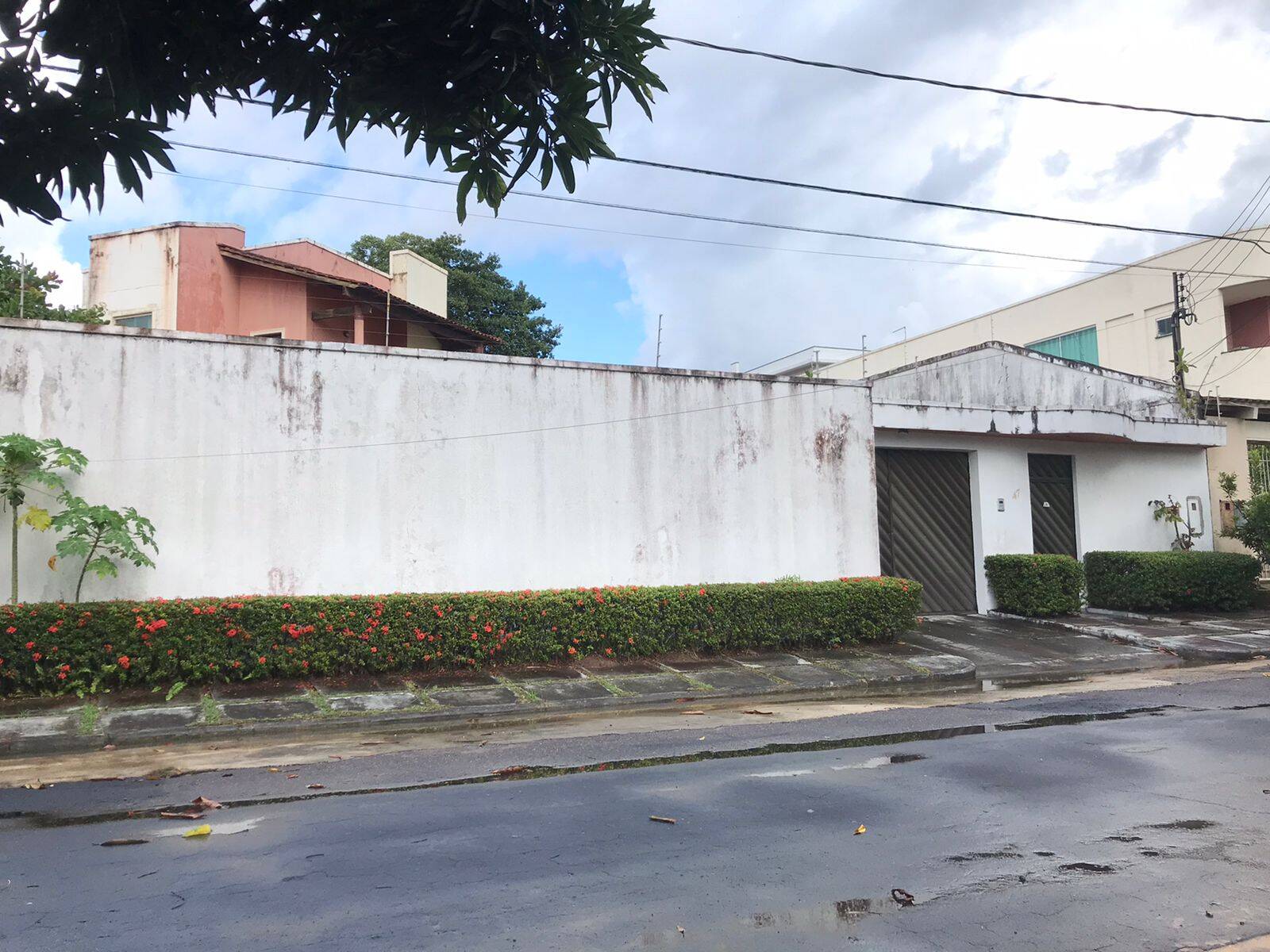 Casa à venda com 3 quartos, 600m² - Foto 2