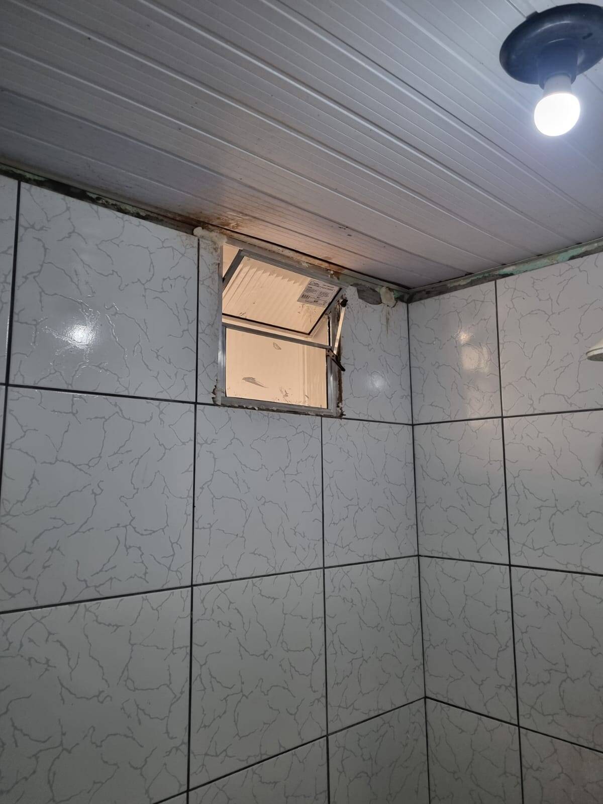 Casa à venda com 3 quartos, 52m² - Foto 18