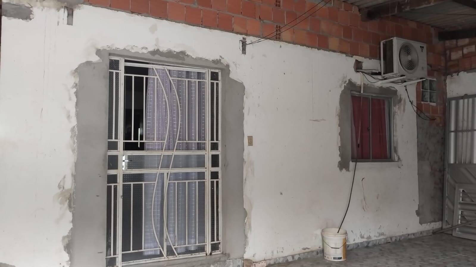 Casa à venda com 2 quartos, 140m² - Foto 2