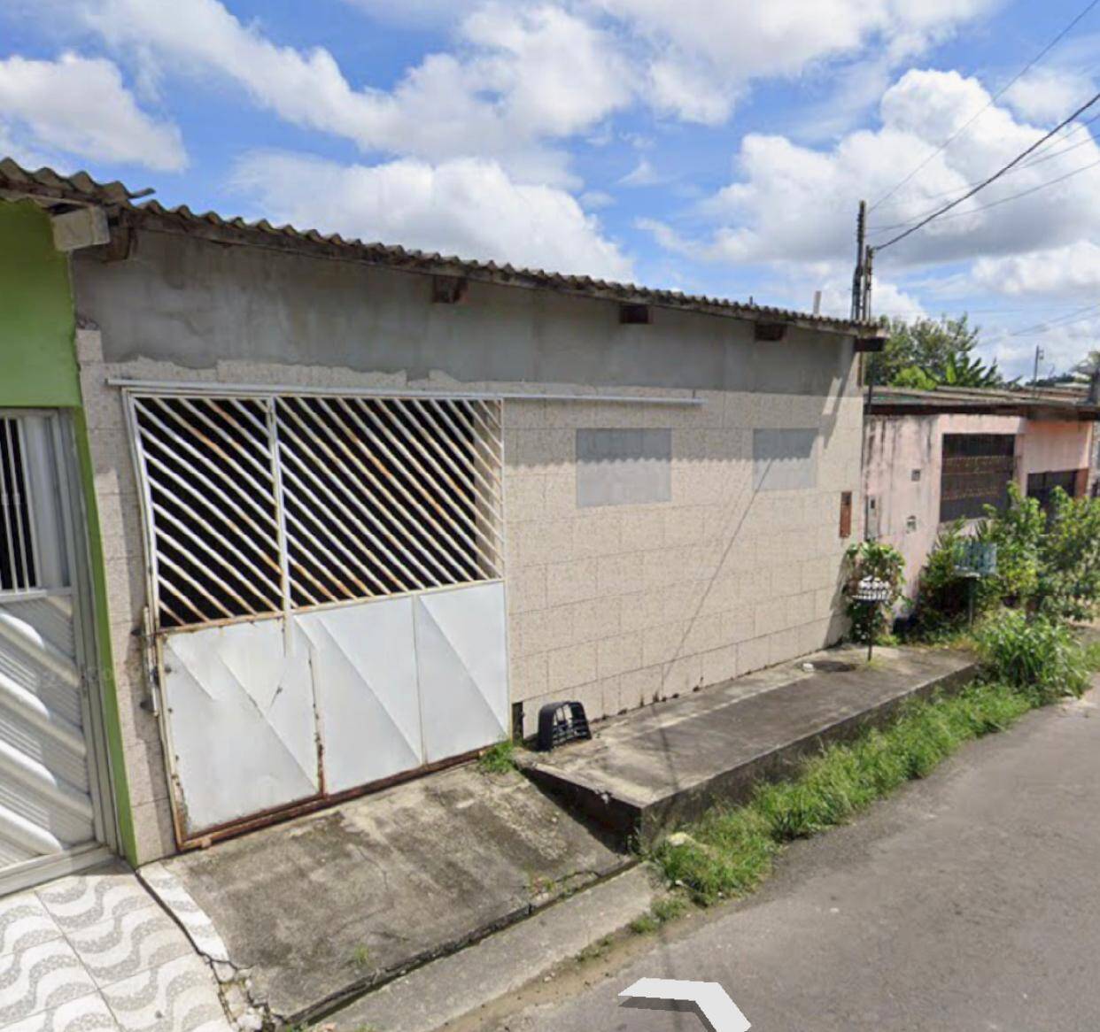 Casa à venda com 2 quartos, 140m² - Foto 1
